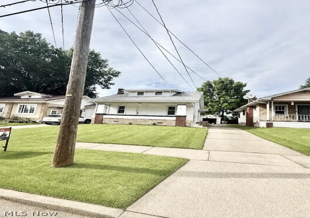 Photo 3 of Single family home for sale at 328 Marmion Ave, Youngstown, OH 44507 | MLS# 5236742 | Listing updated on 2026-09-28