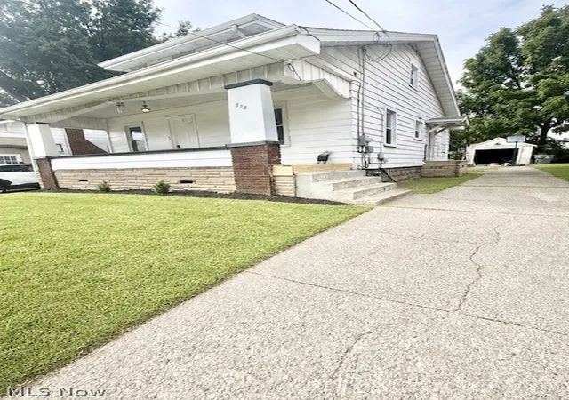 Photo 3 of Single family home for sale at 328 Marmion Ave, Youngstown, OH 44507 | MLS# 5236742 | Listing updated on 2026-09-28