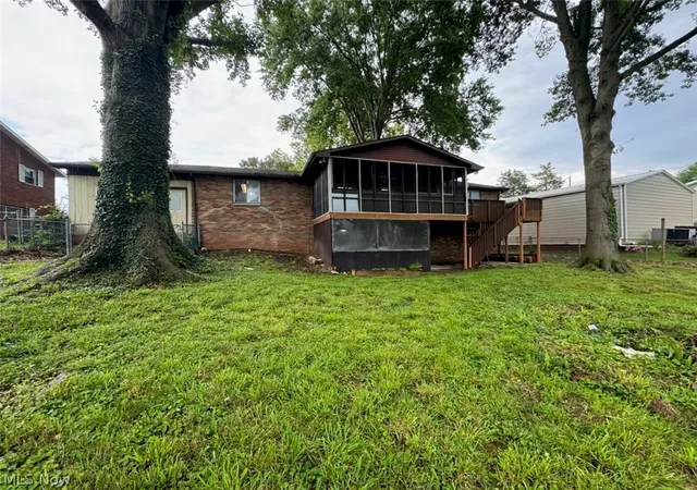 Photo 3 of Single family home for sale at 1704 17th Avenue, Parkersburg, WV 26101 | MLS# 5237707 | Listing updated on 2026-09-27