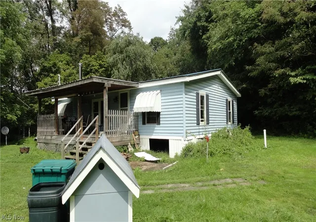 Photo 2 of Single family home for sale at 225 W Penn Ln, Chester, WV 26034 | MLS# 5237897 | Listing updated on 2026-09-06