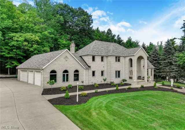 Photo 2 of Single family home for sale at 8190 Mount Royal Dr, Concord Township, OH 44077 | MLS# 5238047 | Listing updated on 2026-09-03