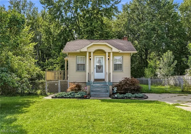 Photo 1 of Single family home for sale at 2350 Columbia Rd, Westlake, OH 44145 | MLS# 5238083 | Listing updated on 2026-09-08