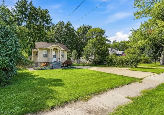 Photo 2 of Single family home for sale at 2350 Columbia Rd, Westlake, OH 44145 | MLS# 5238083 | Listing updated on 2026-09-08
