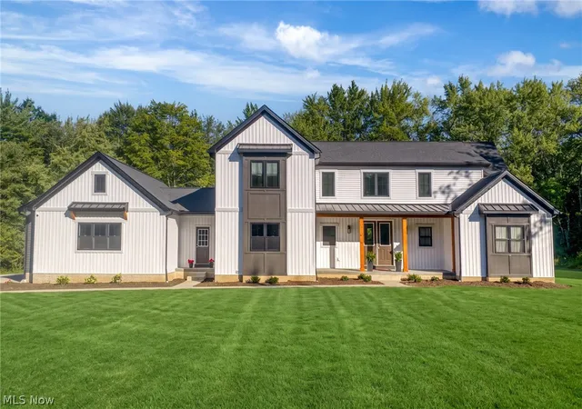 Photo 1 of Single family home for sale at 38884 Flanders Dr, Solon, OH 44139 | MLS# 5232609 | Listing updated on 2026-09-04