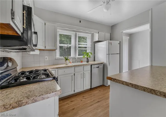 Photo 4 of Single family home for sale at 3923 Arden Blvd, Youngstown, OH 44511 | MLS# 5238035 | Listing updated on 2026-09-04