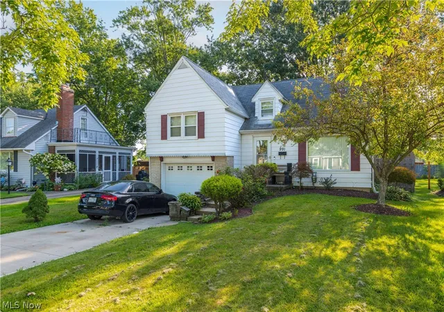 Photo 3 of Sale Pending at 991 Reeve Rd, Elyria, OH 44035 | MLS# 5237765 | Listing updated on 2026-09-18