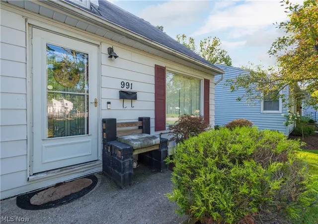 Photo 4 of Sale Pending at 991 Reeve Rd, Elyria, OH 44035 | MLS# 5237765 | Listing updated on 2026-09-18