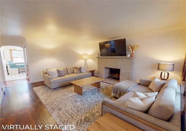 Photo 2 of Single family home for sale at 615 Edison St, Struthers, OH 44471 | MLS# 5237604 | Listing updated on 2026-09-10