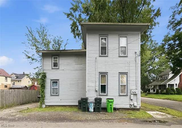 Photo 1 of Sale Pending at 820 Parkview St Ne, Massillon, OH 44646 | MLS# 5238203 | Listing updated on 2026-09-02