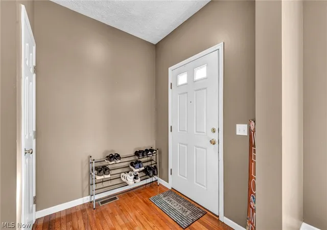 Photo 2 of Sale Pending at 920 Alder Run Way, Akron, OH 44333 | MLS# 5238210 | Listing updated on 2026-09-05