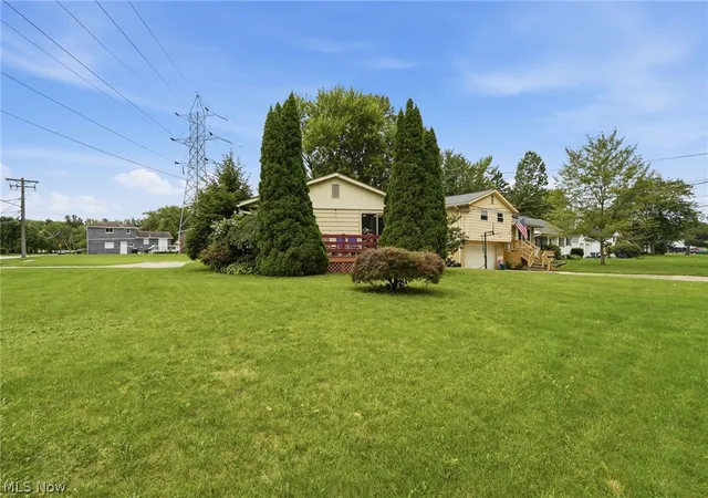 Photo 4 of Single family home for sale at 744 Edwards Dr, Berea, OH 44017 | MLS# 5238078 | Listing updated on 2026-09-04