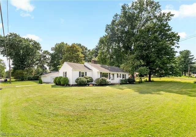 Photo 2 of Single family home for sale at 7946 Parkford St Nw, Massillon, OH 44646 | MLS# 5238033 | Listing updated on 2026-10-05