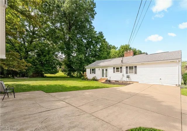 Photo 3 of Single family home for sale at 7946 Parkford St Nw, Massillon, OH 44646 | MLS# 5238033 | Listing updated on 2026-10-05