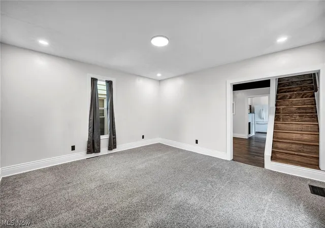 Photo 4 of Single family home for sale at 54 Brown St, Barberton, OH 44203 | MLS# 5238081 | Listing updated on 2026-10-01