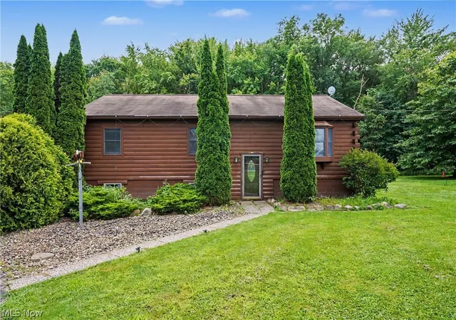 Photo 1 of Single family home for sale at 6092 Warren Rd, Cortland, OH 44410 | MLS# 5237687 | Listing updated on 2026-10-07