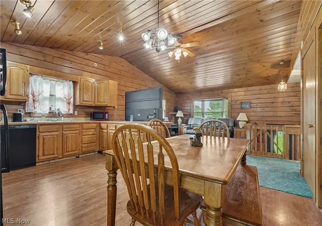 Photo 3 of Single family home for sale at 6092 Warren Rd, Cortland, OH 44410 | MLS# 5237687 | Listing updated on 2026-10-07