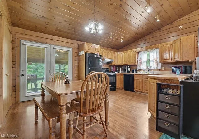 Photo 4 of Single family home for sale at 6092 Warren Rd, Cortland, OH 44410 | MLS# 5237687 | Listing updated on 2026-10-07