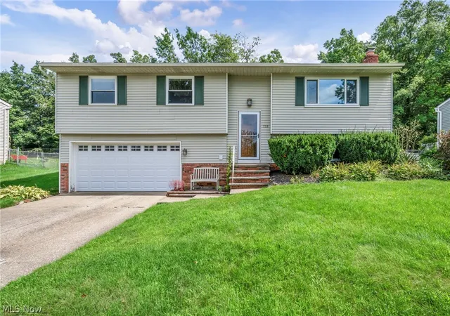 Photo 1 of Single family home for sale at 753 Poplar Dr, Brunswick, OH 44212 | MLS# 5237872 | Listing updated on 2026-09-15