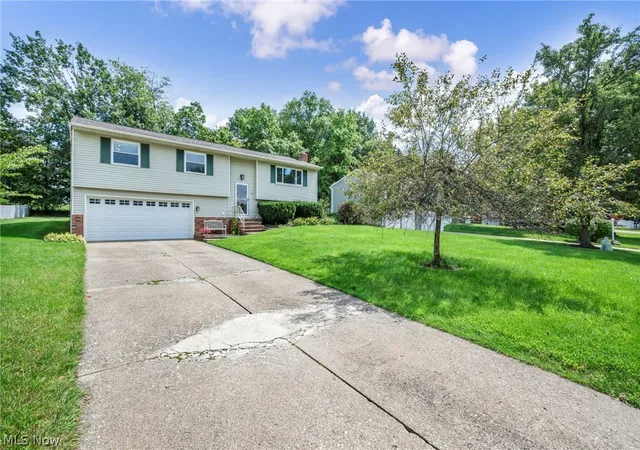 Photo 2 of Single family home for sale at 753 Poplar Dr, Brunswick, OH 44212 | MLS# 5237872 | Listing updated on 2026-09-15