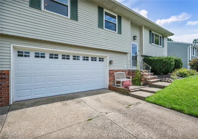 Photo 3 of Single family home for sale at 753 Poplar Dr, Brunswick, OH 44212 | MLS# 5237872 | Listing updated on 2026-09-15