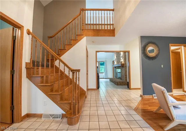 Photo 2 of Single family home for sale at 2885 Valley Rd, Cuyahoga Falls, OH 44223 | MLS# 5237934 | Listing updated on 2026-09-14