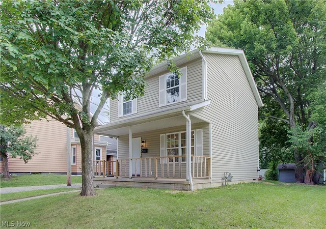 Photo 2 of Sale Pending at 330 S Liberty Ave, Alliance, OH 44601 | MLS# 5238278 | Listing updated on 2026-10-01