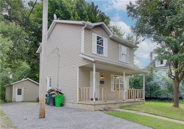 Photo 3 of Sale Pending at 330 S Liberty Ave, Alliance, OH 44601 | MLS# 5238278 | Listing updated on 2026-10-01