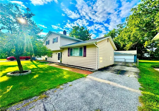 Photo 2 of Single family home for sale at 38102 Parkway Blvd, Willoughby, OH 44094 | MLS# 5238295 | Listing updated on 2026-09-10
