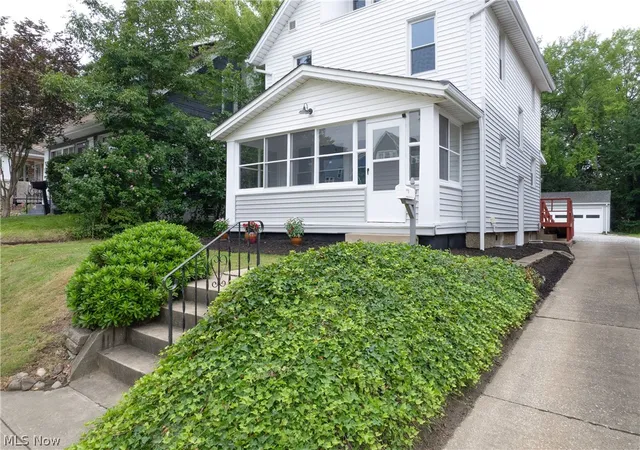 Photo 3 of Single family home for sale at 362 Palm Ave, Akron, OH 44301 | MLS# 5238189 | Listing updated on 2026-09-11