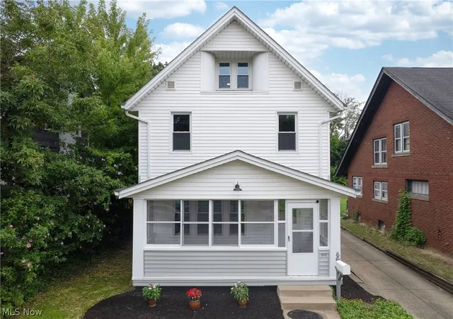 Photo 3 of Sale Pending at 362 Palm Ave, Akron, OH 44301 | MLS# 5238189 | Listing updated on 2026-10-07