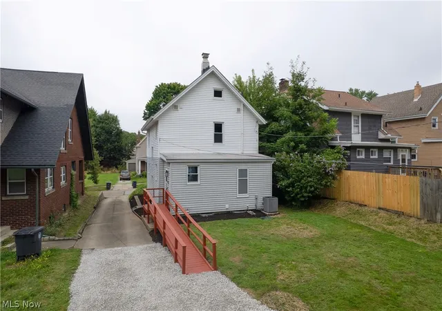 Photo 4 of Sale Pending at 362 Palm Ave, Akron, OH 44301 | MLS# 5238189 | Listing updated on 2026-10-07