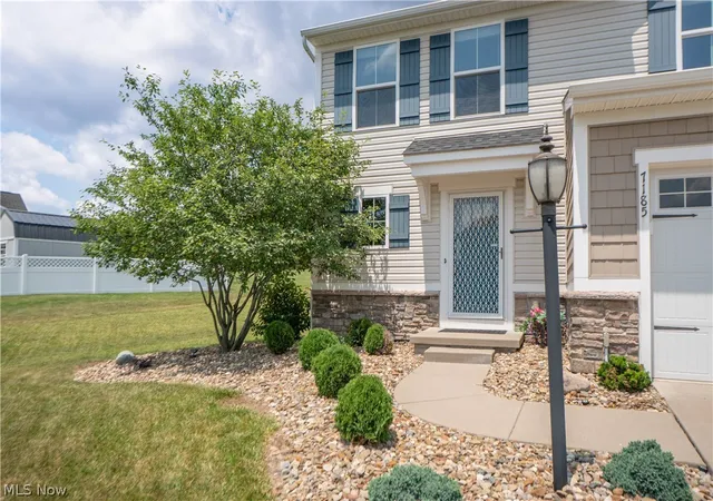 Photo 3 of Sale Pending at 7185 Gauntlet St SW, Massillon, OH 44646 | MLS# 5238316 | Listing updated on 2026-09-03