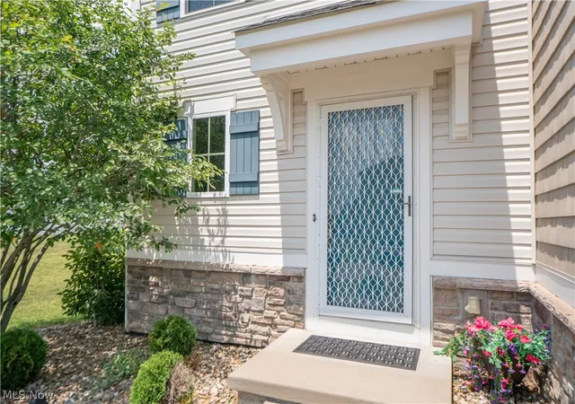 Photo 4 of Sale Pending at 7185 Gauntlet St SW, Massillon, OH 44646 | MLS# 5238316 | Listing updated on 2026-09-03