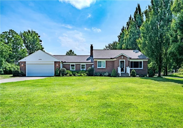 Photo 3 of Single family home for sale at 31950 Chardon Rd, Willoughby Hills, OH 44094 | MLS# 5238084 | Listing updated on 2026-09-30