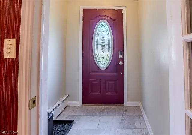 Photo 4 of Single family home for sale at 31950 Chardon Rd, Willoughby Hills, OH 44094 | MLS# 5238084 | Listing updated on 2026-09-30
