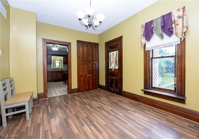 Photo 4 of Single family home for sale at 125 E Walnut St, Ashland, OH 44805 | MLS# 5238116 | Listing updated on 2026-09-29