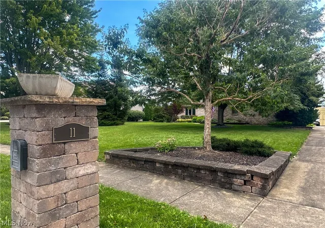 Photo 2 of Sale Pending at 11 Mohawk Dr, Girard, OH 44420 | MLS# 5238235 | Listing updated on 2026-09-16