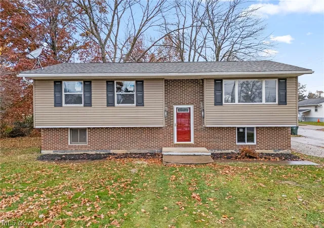 Photo 2 of Single family home for sale at 1927 Case St, Twinsburg, OH 44087 | MLS# 5237993 | Listing updated on 2026-09-02