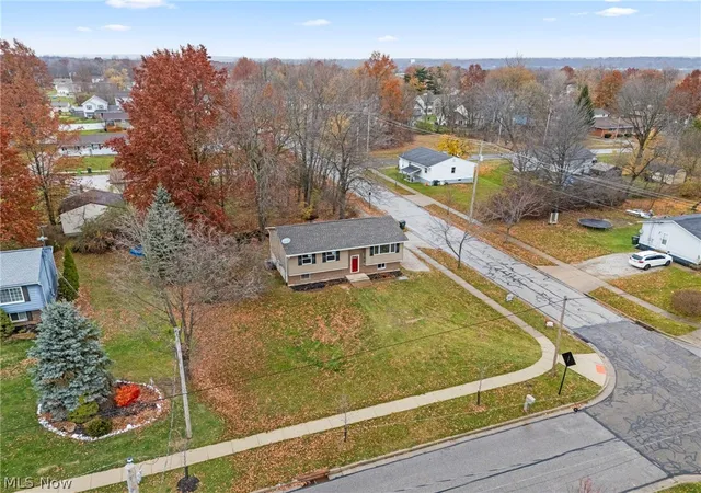 Photo 3 of Single family home for sale at 1927 Case St, Twinsburg, OH 44087 | MLS# 5237993 | Listing updated on 2026-09-02