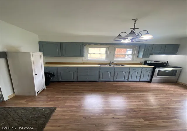 Photo 3 of Single family home for sale at 729 Valley Ave, East Liverpool, OH 43920 | MLS# 5234552 | Listing updated on 2026-09-29