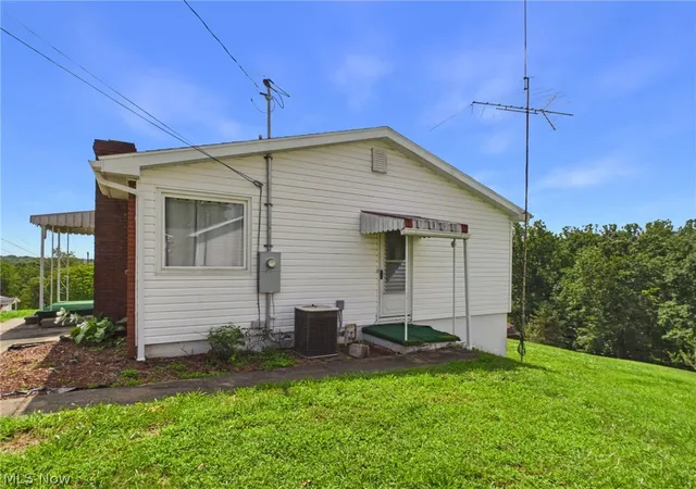 Photo 2 of Single family home for sale at 44 Cokeley Dr, Parkersburg, WV 26104 | MLS# 5238407 | Listing updated on 2026-09-02