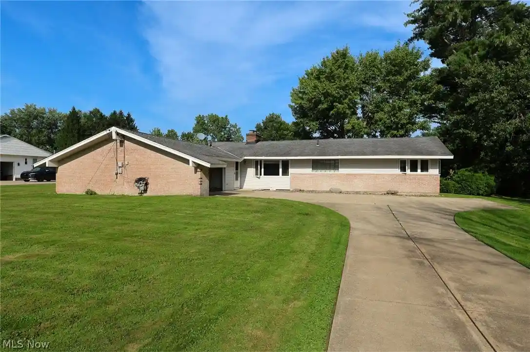 Photo 1 of Single family home for sale at 13845 Fox Hills Dr, Novelty, OH 44072 | MLS# 5233909 | Listing updated on 2026-10-28