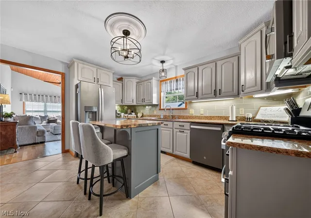 Photo 2 of Sale Pending at 2941 Shirley St, Ashtabula, OH 44004 | MLS# 5238127 | Listing updated on 2026-09-11