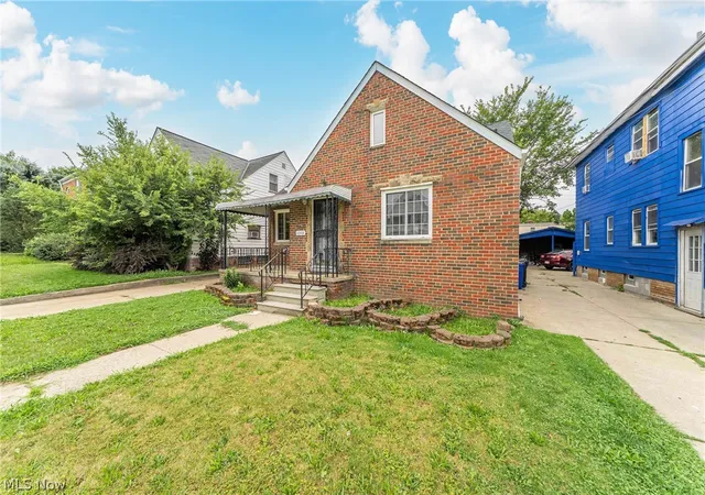Photo 3 of Single family home for sale at 11303 Thrush Ave, Cleveland, OH 44111 | MLS# 5238492 | Listing updated on 2026-09-28