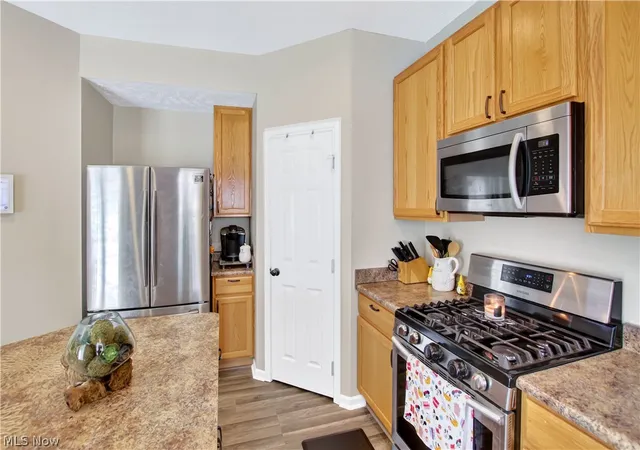 Photo 4 of Single family home for sale at 1240 Creekledge Ct, Streetsboro, OH 44241 | MLS# 5238092 | Listing updated on 2026-09-17