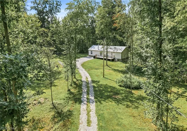 Photo 4 of Single family home for sale at 429 Hickory Grv Rd, Deerfield, OH 44411 | MLS# 5238155 | Listing updated on 2026-09-07