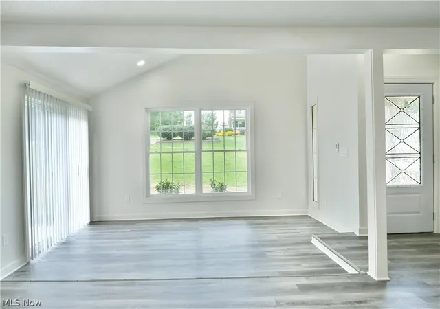 Photo 4 of Sale Pending at 1911 Hubbard Thomas Rd, Hubbard, OH 44425 | MLS# 5238250 | Listing updated on 2026-09-16
