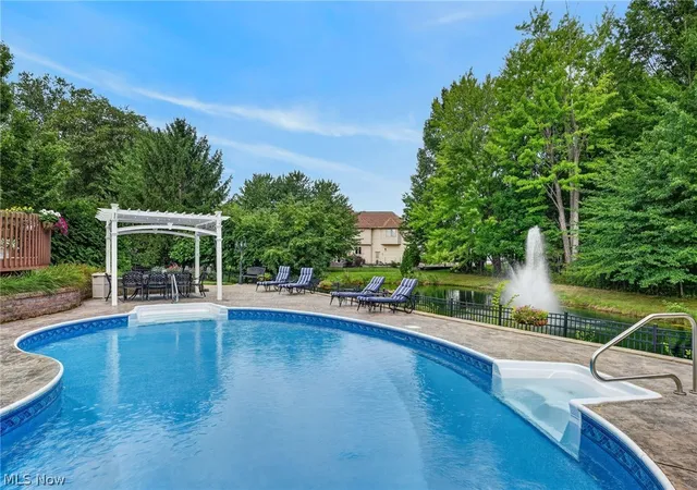 Photo 3 of Sale Pending at 26778 Primrose Ln, Westlake, OH 44145 | MLS# 5237523 | Listing updated on 2026-10-01