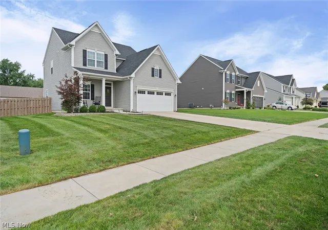 Photo 3 of Sale Pending at 524 Oliver Wy, Rittman, OH 44270 | MLS# 5237798 | Listing updated on 2026-09-23