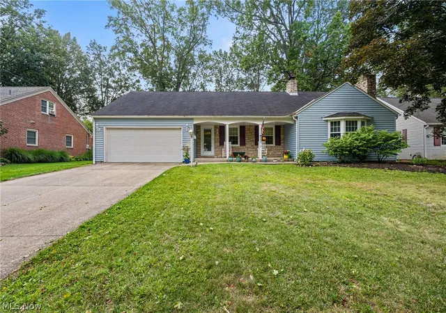 Photo 2 of Single family home for sale at 335 Vassar Ave, Elyria, OH 44035 | MLS# 5238226 | Listing updated on 2026-09-03